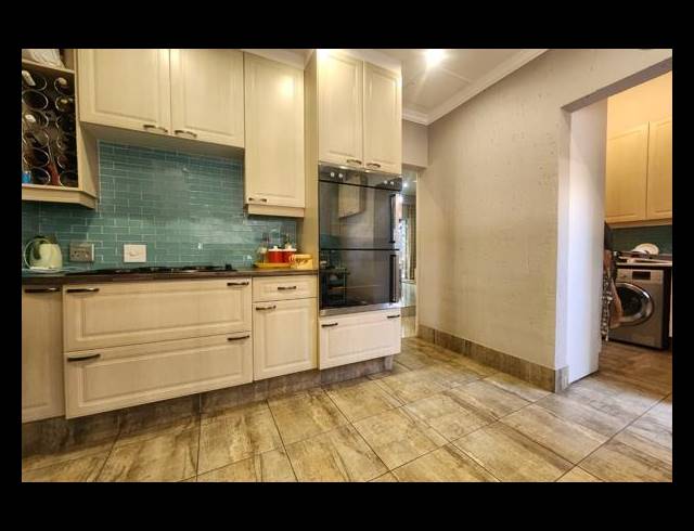 4 BEDROOM HOUSE FOR SALE IN GLENVISTA